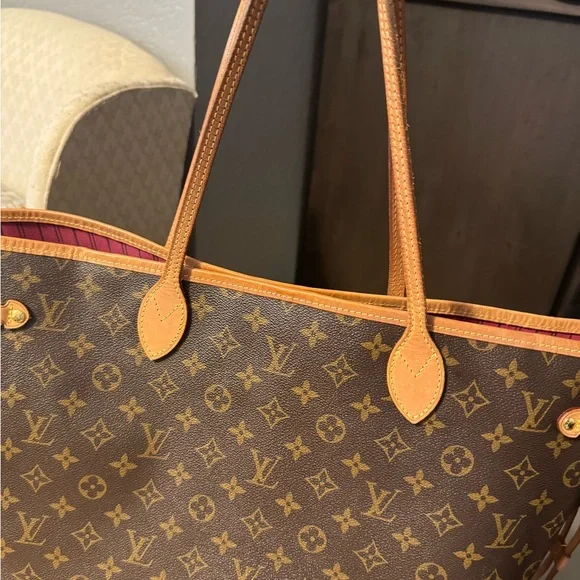 Louis Vuitton GM Monogram Brown Tote Bag - Picture 13 of 16